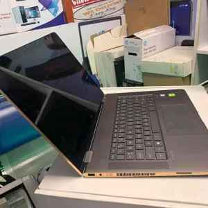 HP Spectre 16 x360